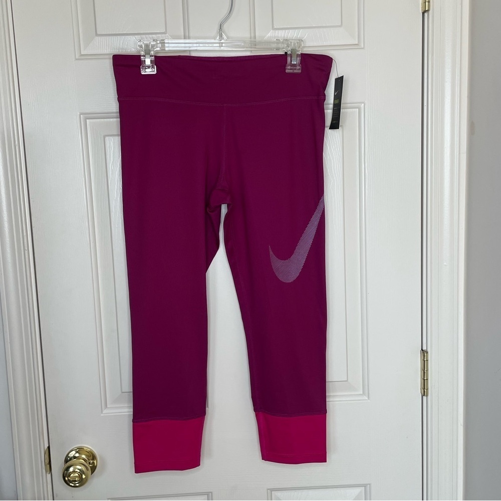 Nike‎ magenta pink essential tight crop length leggings | L